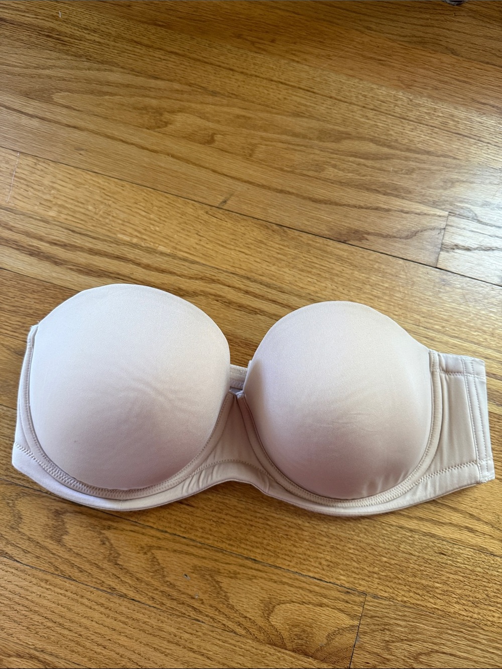 Wacoal Red Carpet Strapless Underwire Bra 40D Nude Beige Style 854119 Smooth